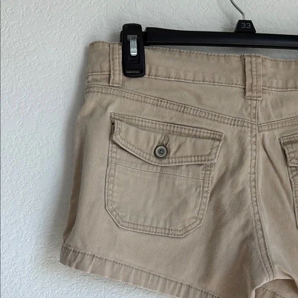 UNIONBAY Tan Cargo Shorts with Classic Design - Picture 6 of 9